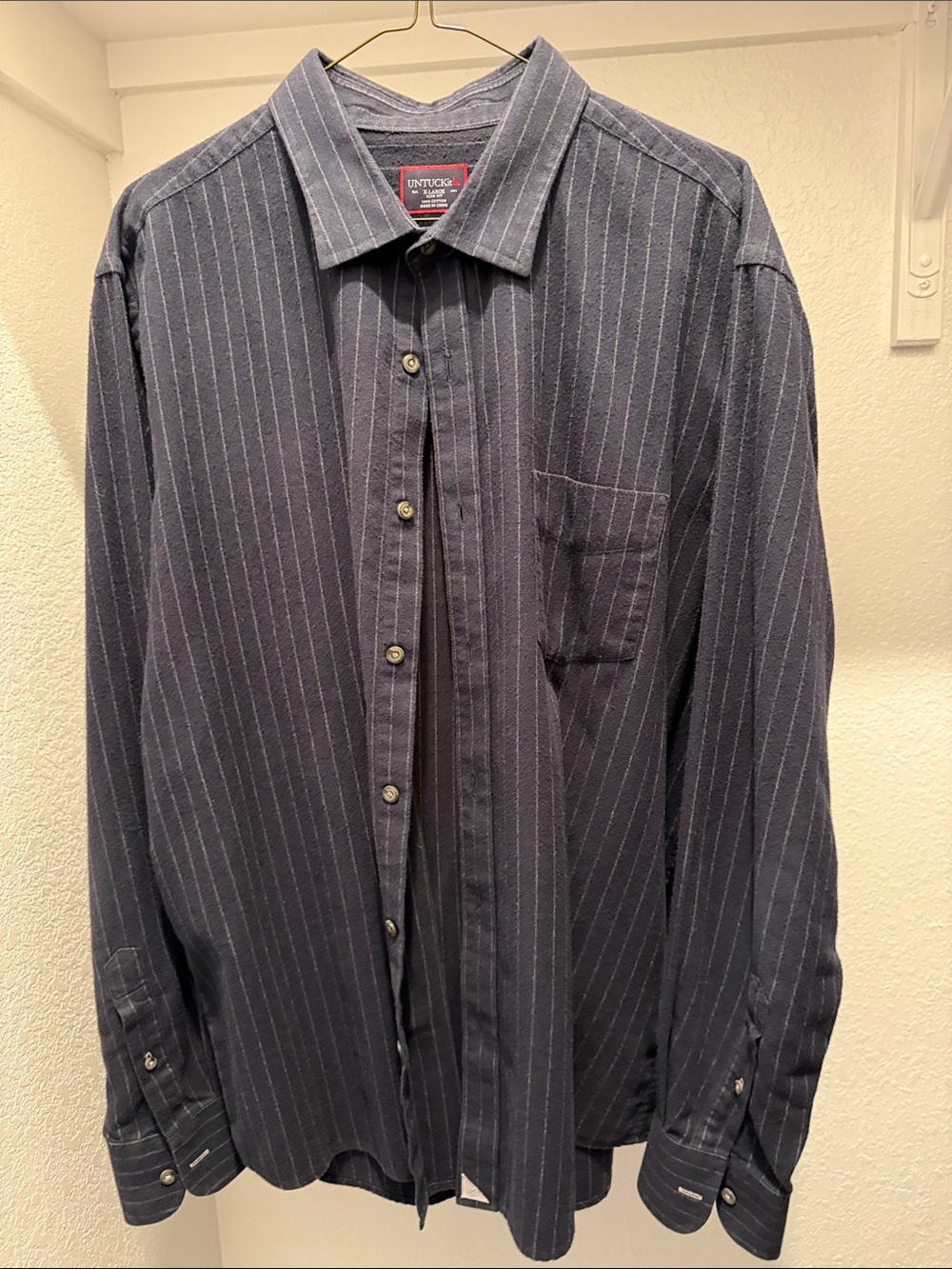 UNTUCKit Men's Navy Pinstripe Button-Down Shirt XL Slim Fit